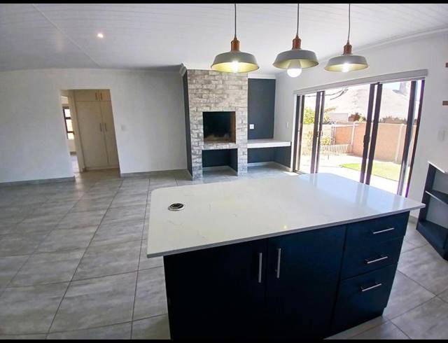 3 BEDROOM HOUSE FOR SALE IN STILBAAI-WES